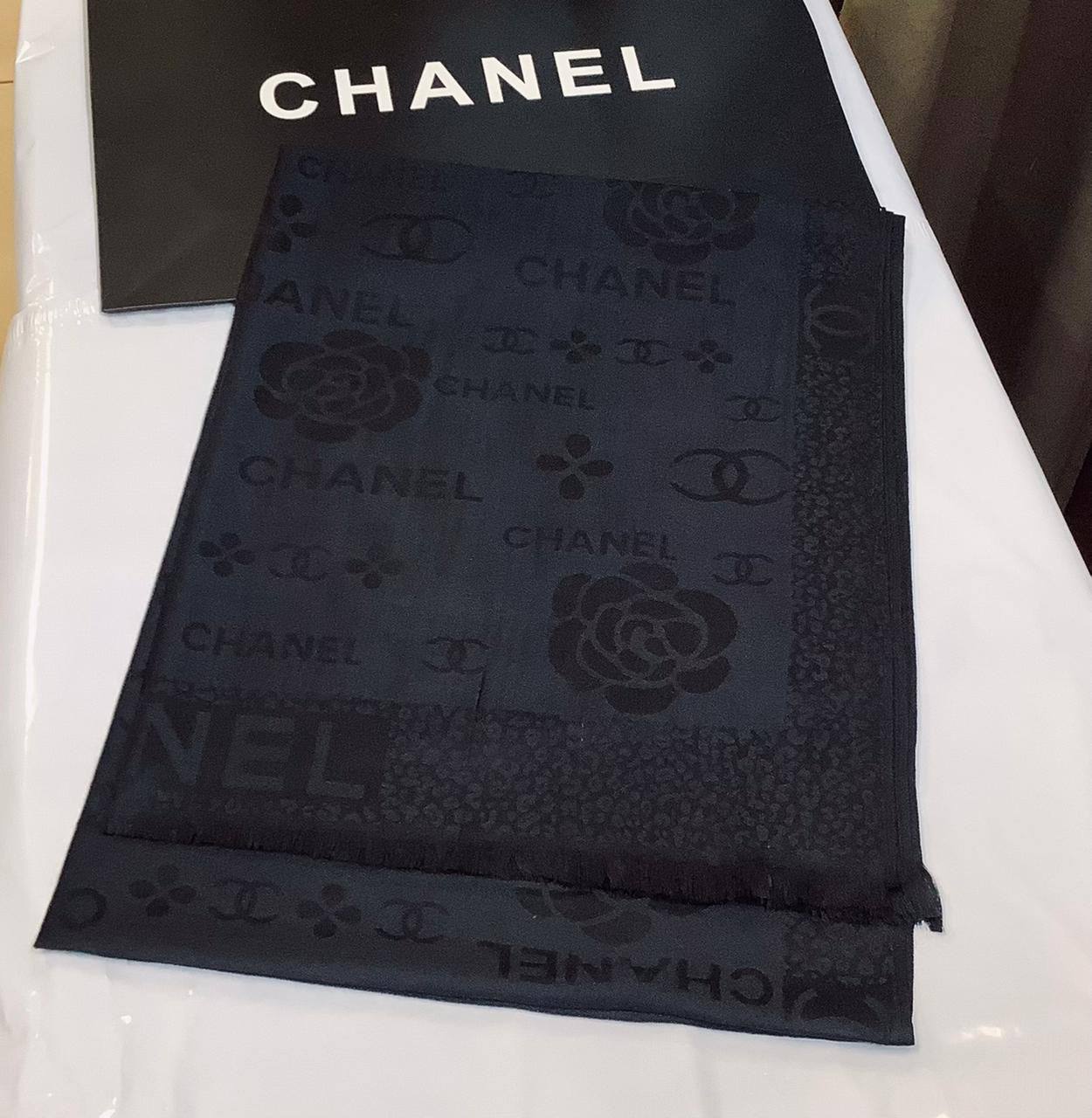 Scarf
Chanel
New cotton 
45 dhs✅

Zain93
♥️♥️♥️