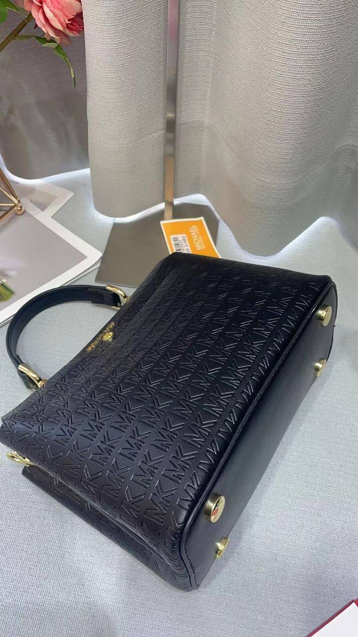 MK
110 dhs✅

Zain143
♥️♥️♥️