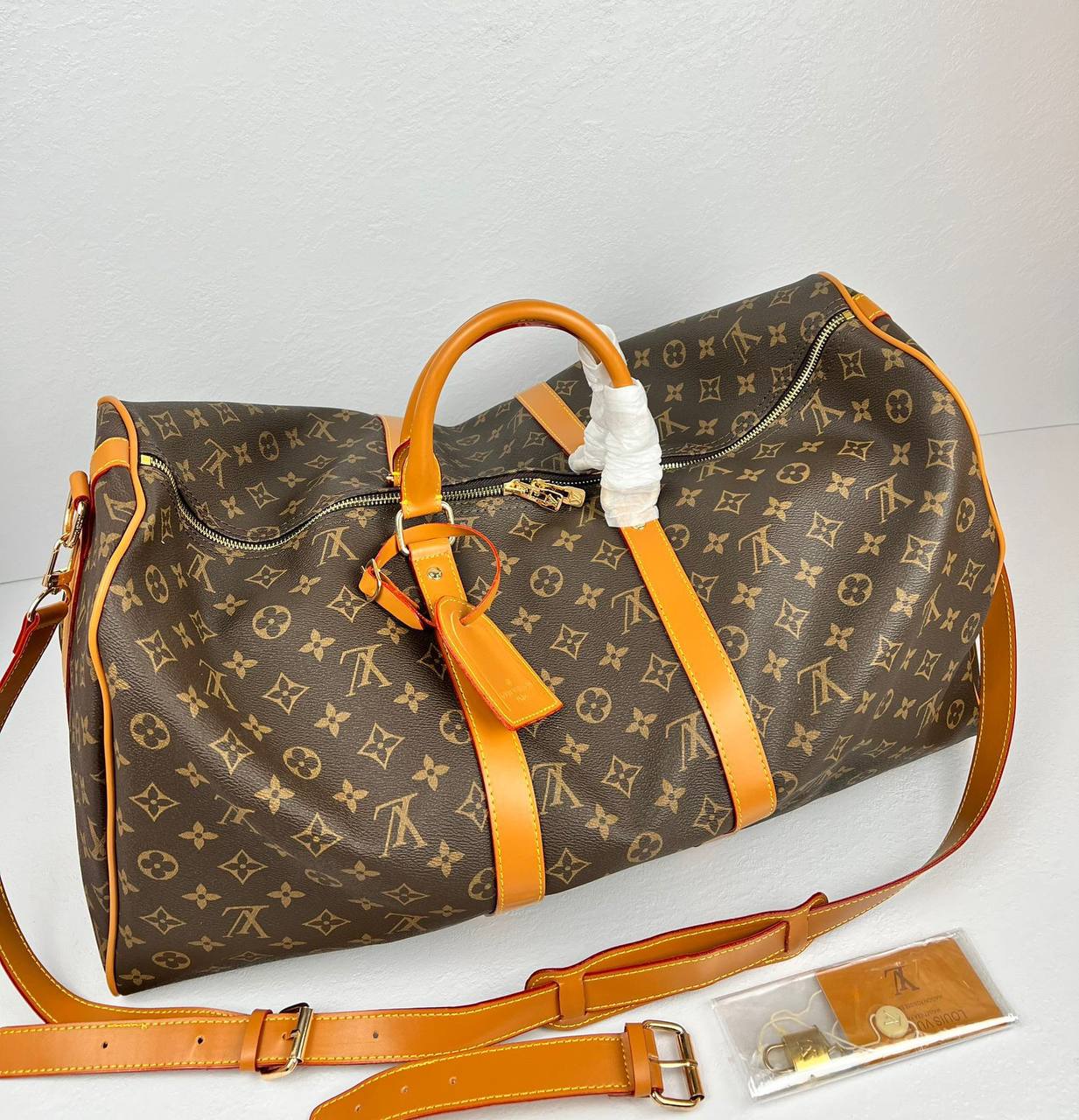 LV 
Travel Bags
140 dhs✅ Glossy
130 dhs✅ Normal

Zain137
♥️♥️♥️
