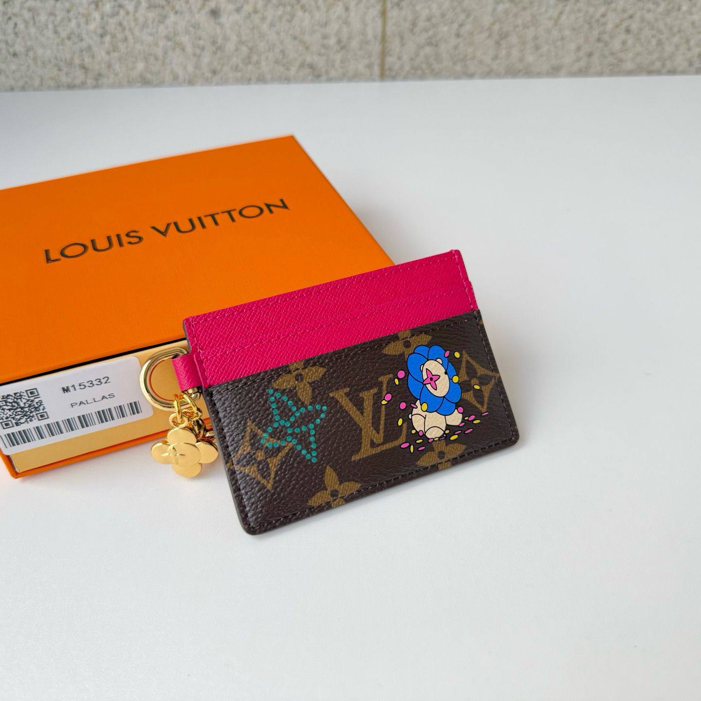 💞  *New Lv*💞
💞*card holder*💞
300 dhs🪙🌨️

Zain275
♥️♥️♥️