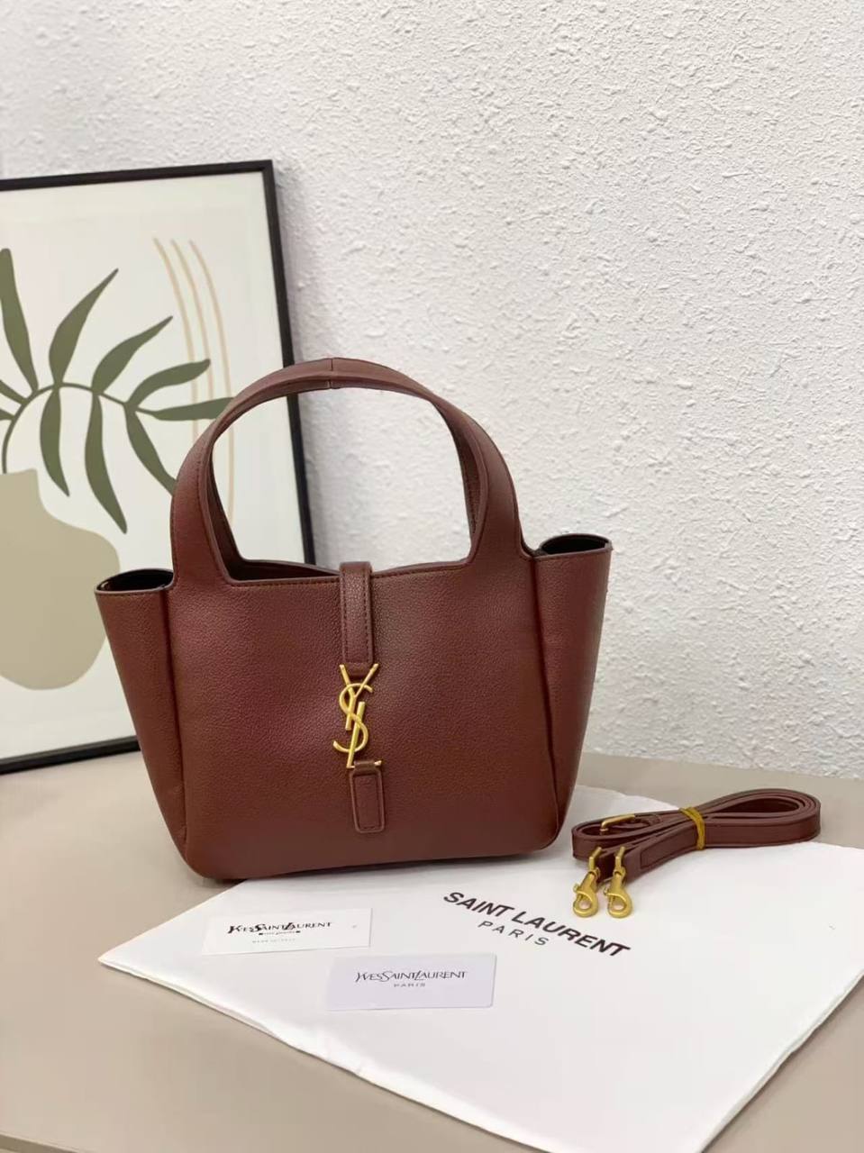 YSL
High quality
With box 
120 dhs💛

Zain136
♥️♥️♥️