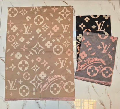 Scarf
40 dhs✅

Zain232
♥️♥️♥️