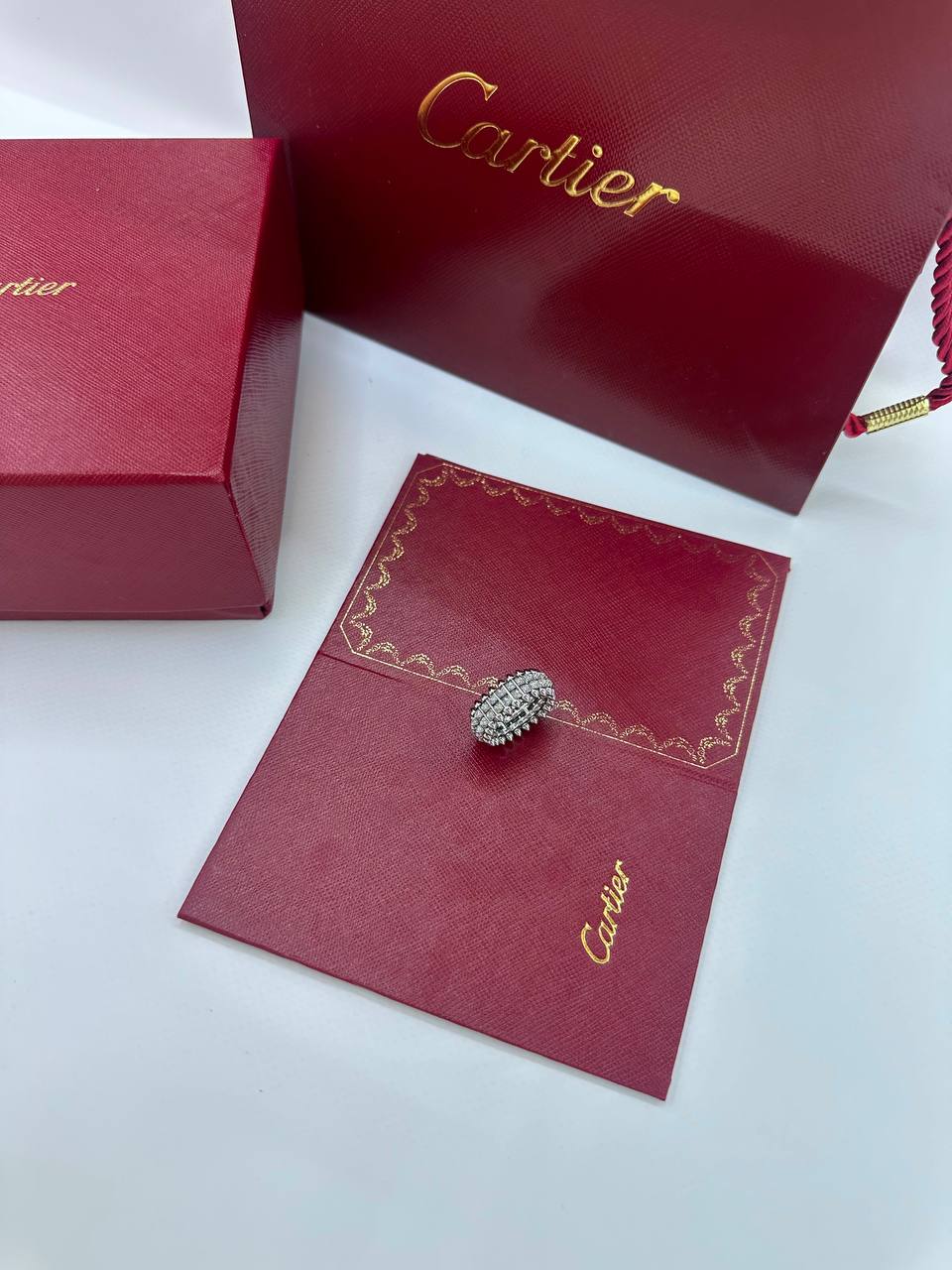 CARTIER ❤️‍🔥*
With diamonds 💎 
Ring 💍 available size👇
6,7,8,9
Master quality 💯
With normal boxes 🗃️ 
55 dhs💓
With master box 📦 
90 dhs💓

Zain216
♥️♥️♥️