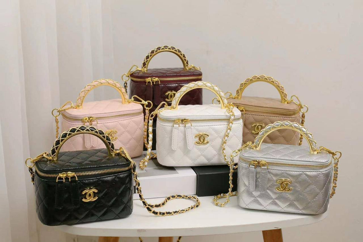CHANEL
90 dhs🪙💚

with box
🎁🎁🎁

Zain90
♥️♥️♥️