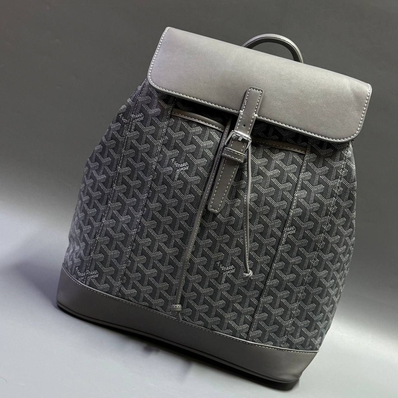 GOYARD 
BACKPACK & SILING BAG NEW CAME GOOD QUALITY 
140 dhs✅
SIZE: 37cm

Zain39
♥️♥️♥️