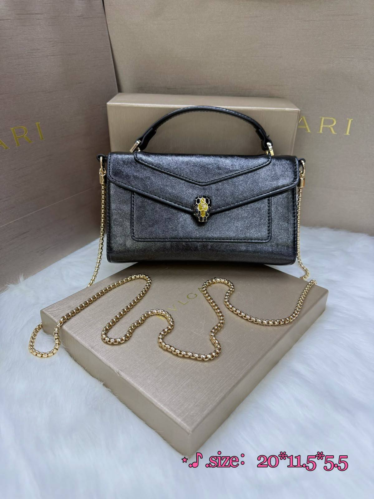Bvlgari

125 dhs
With box 

Zain38
♥️♥️♥️