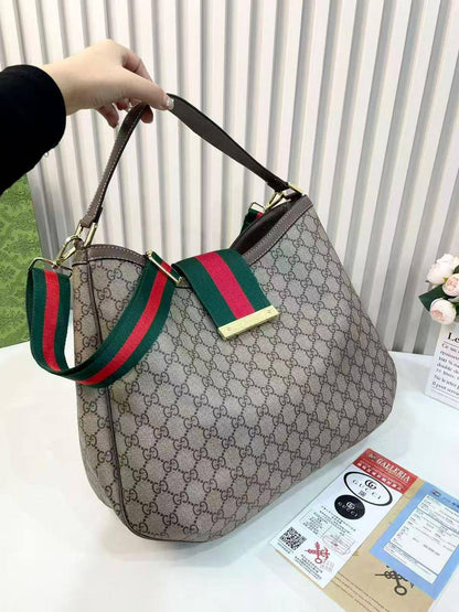 Gucci
110 dhs✅

Zain143
♥️♥️♥️