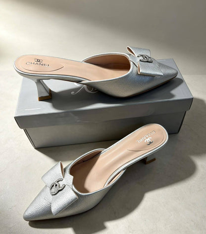 Chanel - Valentino - Miu Miu
size 36 to 41
75 dhs✅✅

Zain161
♥️♥️♥️