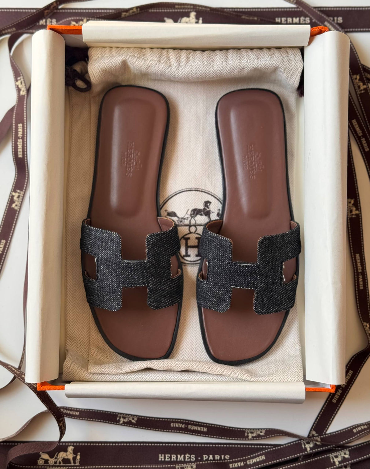 𝑯𝒆𝒓𝒎𝒆𝒔
𝑨𝑨𝑨 𝑸𝑼𝑨𝑳𝑰𝑻𝒀
𝑺𝒊𝒛𝒆 36 𝒕𝒐 41
430 dhs🇦🇪🇦🇪

Zain81
♥️♥️♥️
