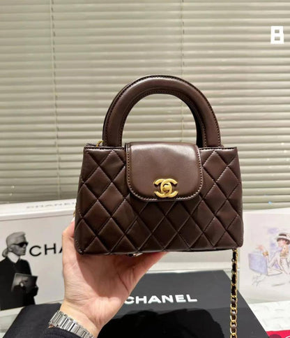 Chanel
100 dhs🇦🇪🇦🇪
with box20cm

Zain26
♥️♥️♥️
