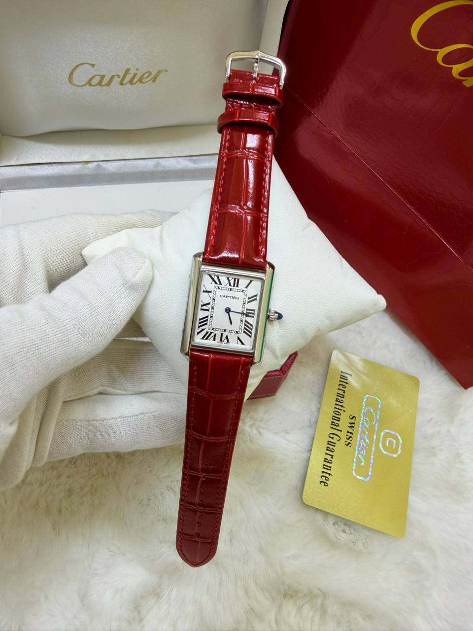 Cartier Tank
*Unisex size*
*Good quality*
230 dhs✅

Zain29
♥️♥️♥️