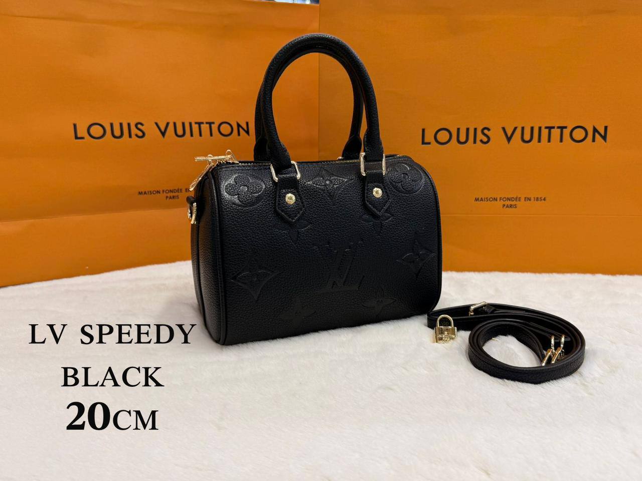 LV sᴘᴇᴇᴅʏ ᴍɪɴɪ 
ᴘᴀᴅʟᴏᴄᴋ/ʟᴏɴɢsᴛʀᴀᴘ
ᴡɪᴛʜʙᴏx🎁🎁🎁
ʟᴇᴀᴛʜᴇʀ
sɪᴢᴇ:20ᴄᴍ
100 dhs🇦🇪

Zain56
♥️♥️♥️