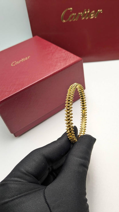 Cartier Bangle
120 dhs💓

Normal Box
🎁🎁🎁

Zain210
♥️♥️♥️