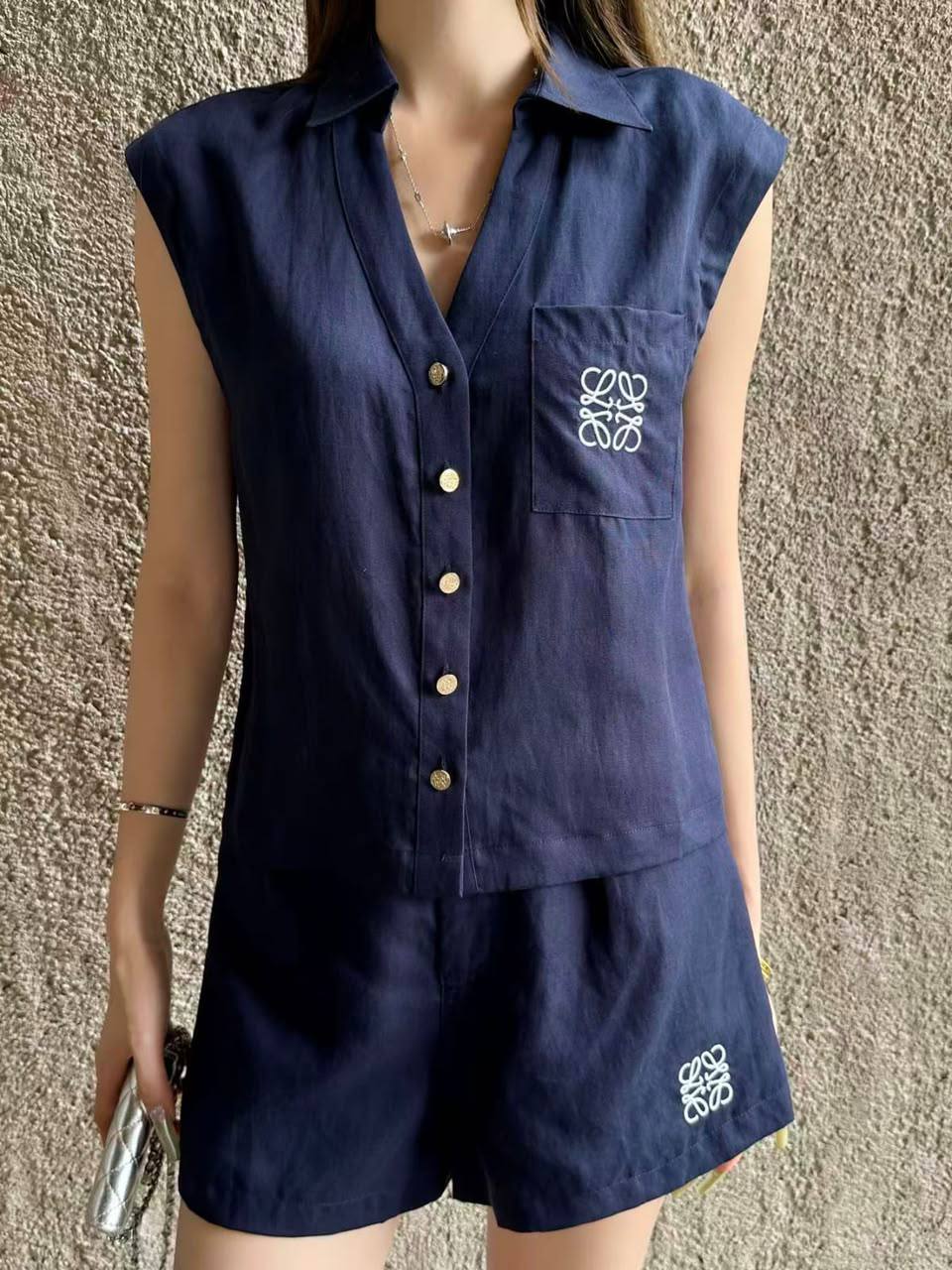*New collections*                                                
LOEWE
*Super Master quality*
*Sizes: S M L* 
410 dhs✅

Zain308
♥️♥️♥️