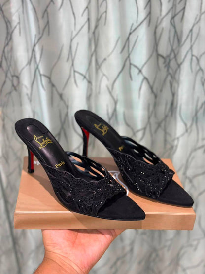 Christian 

size 36 to 41

120 dhs✅

Zain103
♥️♥️♥️