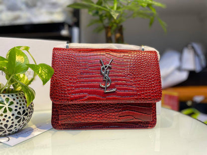 YSL 

95 dhs🪙🌨️

with box
🎁🎁🎁

Zain90
♥️♥️♥️