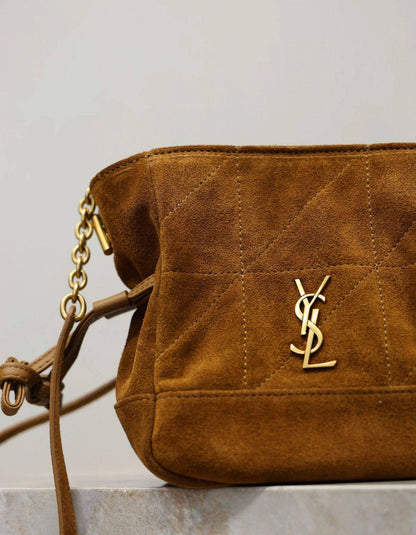 YSL
110 dhs🗽
SIZE：26×18×12.5cm
Good quality 

with box
🎁🎁🎁

Zain35
♥️♥️♥️