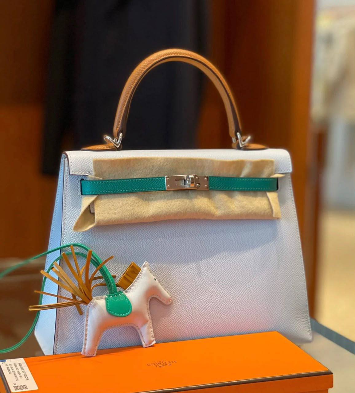 Hermes

420 dhs🇦🇪🇦🇪🇦🇪

Zain153
♥️♥️♥️