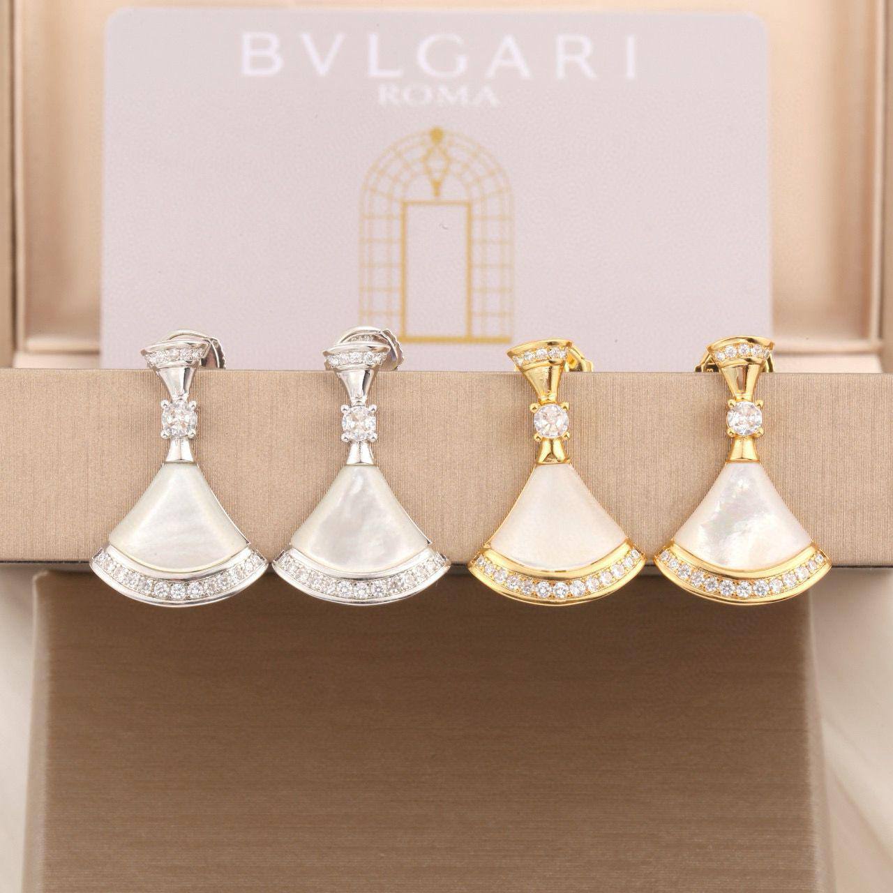 Bvlgari set 🌺
Necklace 
Earrings 

Master quality 💐
110 dhs🪙
normal box 📦

Zain48
♥️♥️♥️