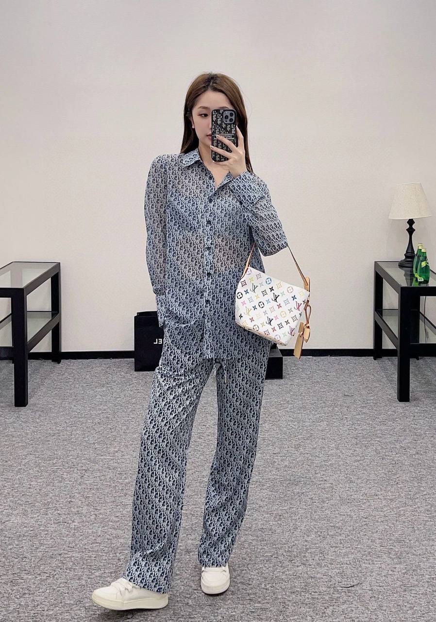 *New collections      
230 dhs🪙
*good  quality  ✅
*Sizes:S M L * 
*AVAILABLE NOW*

Zain231
♥️♥️♥️