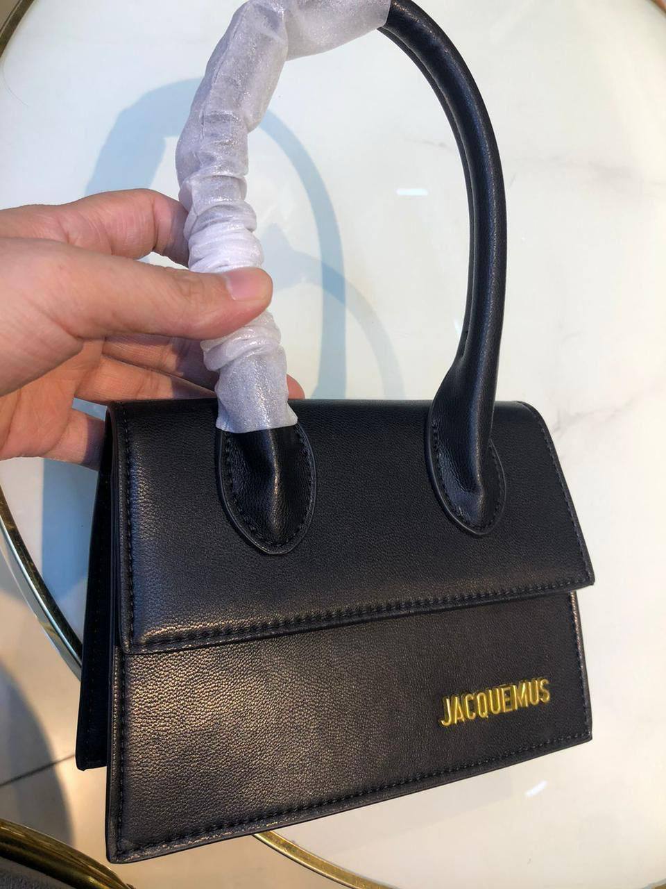 Jacquemus 
90 dhs🗽

with box
🎁🎁🎁

Zain90
♥️♥️♥️