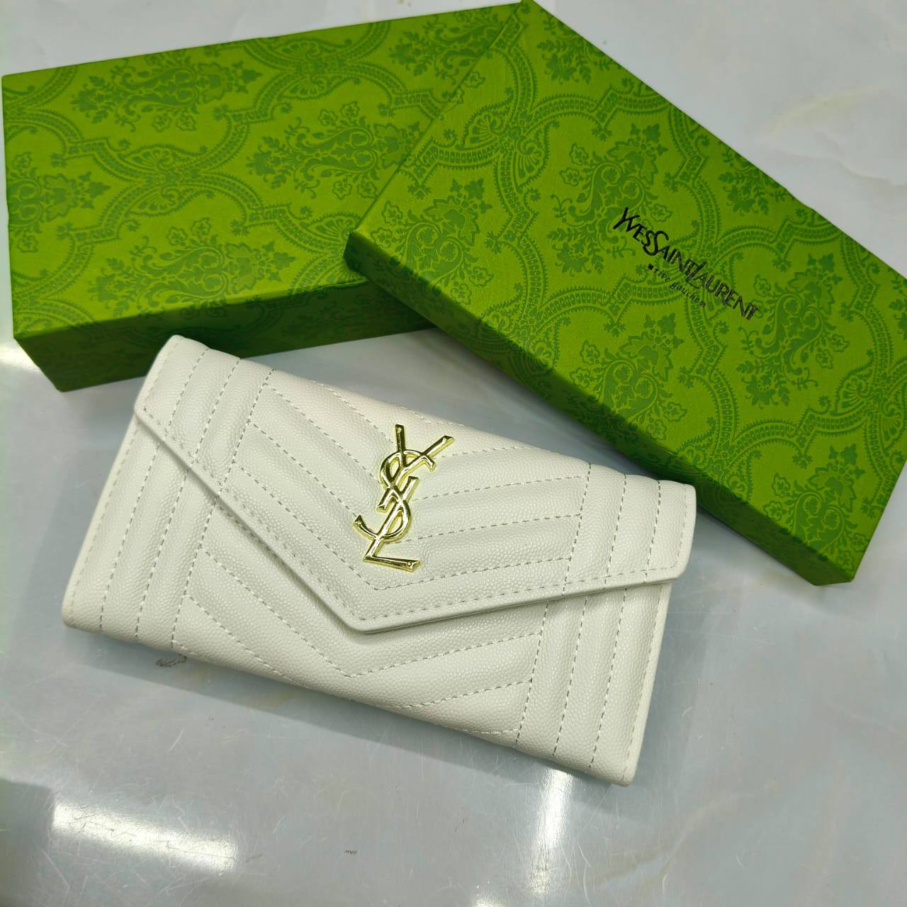 TRI-FOLD 𝗟𝗢𝗡𝗚 WALLET

WITH BOX
🎁🎁🎁

30 dhs🪙🌨️

Zain31
♥️♥️♥️
