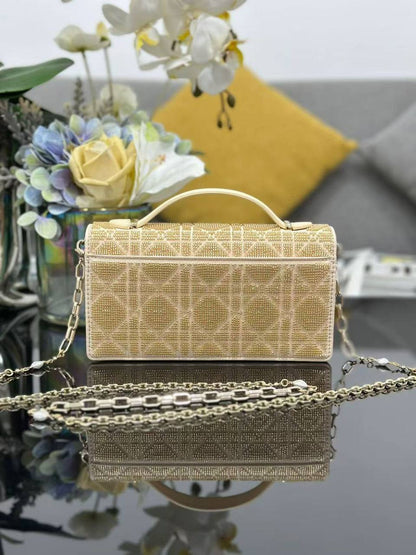 Dior Mini Bag Microbead Embroidered Cotton✅*
*Size 18 cm*
For Price 👇 WhatsApp✅
0568585901 
0507557372
0552275751 Owner Zain 👌

Zain274
♥️♥️♥️