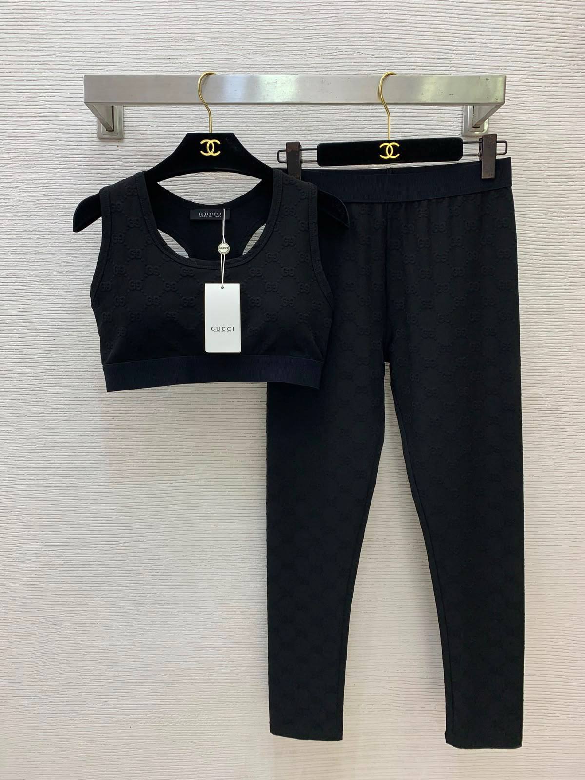 GUCCI
Women’s Set
Master Quality 
SML
350 dhs✅

Zain276
♥️♥️♥️