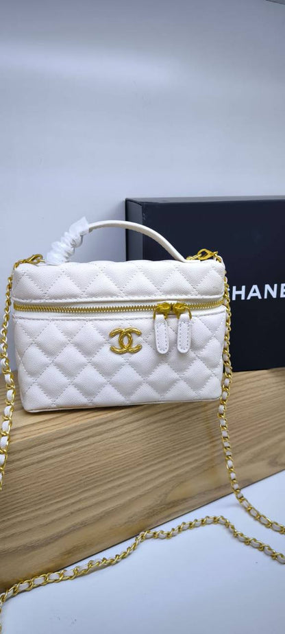 Chanel
100 dhs💓
with box

Zain203
♥️♥️♥️