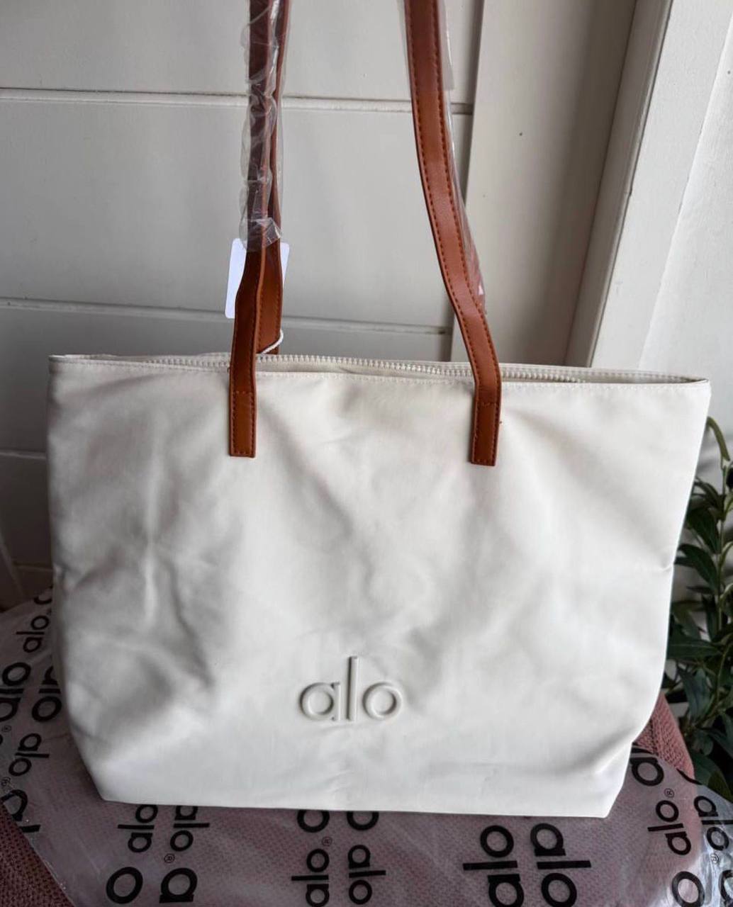 Alo
85 dhs✅
Good-quality 

Zain35
♥️♥️♥️
