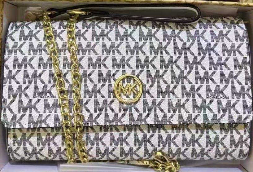 Bagsق
Update Stock
80 dhs✅ 

with box
🎁🎁🎁

good quality

Zain50
♥️♥️♥️
