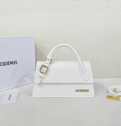 JACQUEMUS 

RESTOCK 
GOOD QUALITY 

WITH BOX 
100 dhs🇦🇪🇦🇪

SIZE: 20cm

Zain39
♥️♥️♥️