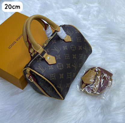 LV
with box
100 dhs✅

Zain72
♥️♥️♥️