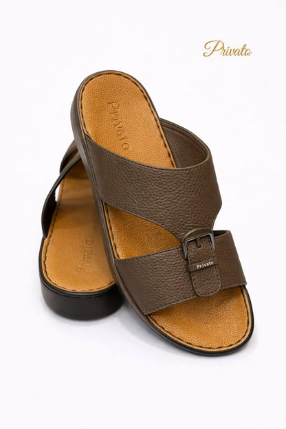 slippers for men good quality  
with box and paper bag size available (40to46) 6to12) 
150 dhs❣️

Zain59
♥️♥️♥️