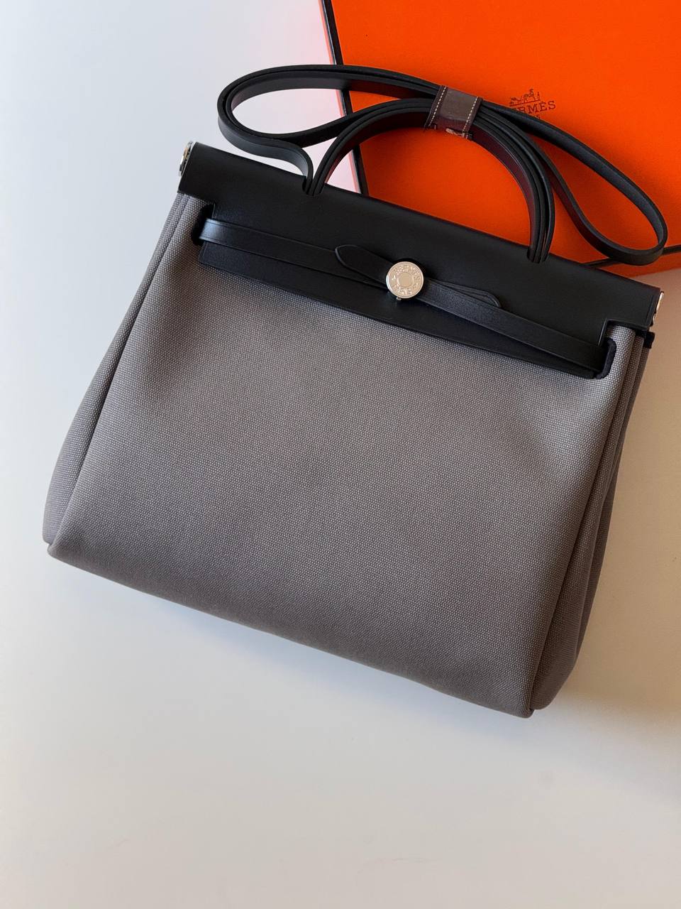 Hermes
 Herbag 31cm💥Master quality ✅with box📦
610 dhs💓

Zain52
♥️♥️♥️
