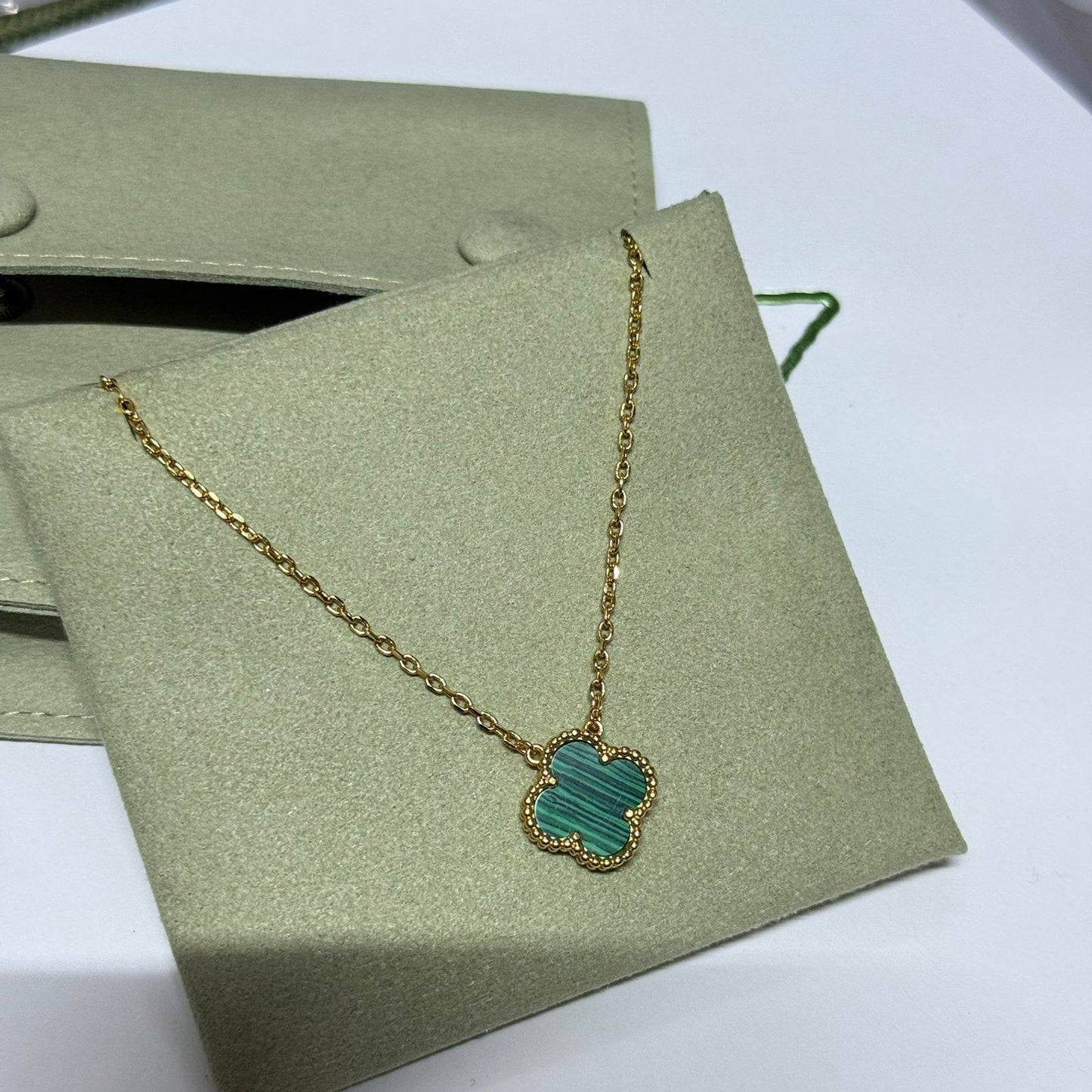 VCA
NECKLACE 
40 dhs🌺

Zain263
♥️♥️♥️