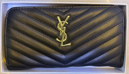 Mix brands long zipper wallet stock ✨👆🏾

With box 
🎁🎁🎁

35 dhs🪙🌺

Zain168
♥️♥️♥️