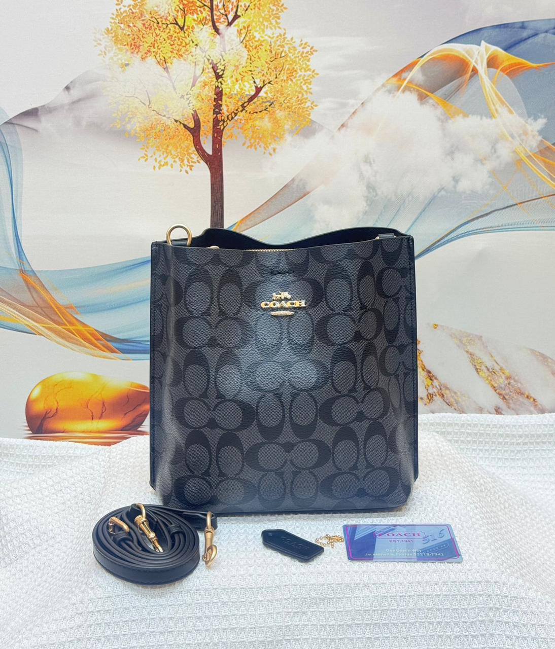 Coach
Best quality

With box’s
🎁🎁🎁

95 dhs🇦🇪
size 21cm

Zain158
♥️♥️♥️