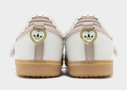 Adidas Samba Jane white and gum 
New Arrivals 🤩
36-41 Available 
190 dhs🇦🇪🇦🇪

Zain242
♥️♥️♥️