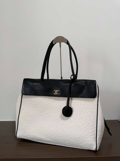 Chanel🥰🙋🏻‍♀️
Master🌺🌺
42cm🫶🏼🫶🏼
370 dhs✅

Zain297
♥️♥️♥️