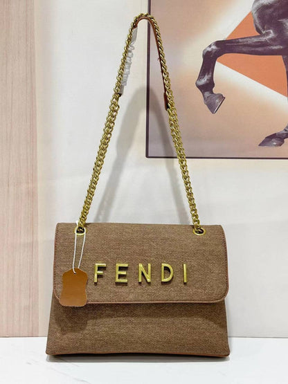 FENDI
Best quality

 without box

110 dhs🇦🇪🇦🇪

size 28CM

Zain290
♥️♥️♥️