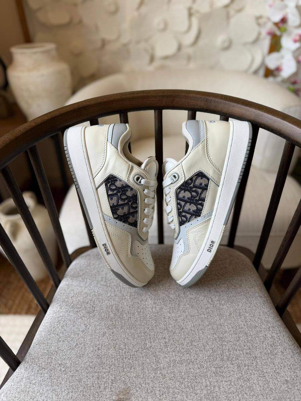 DIOR 
*AAA quality*
*size:40 to 46*
450 dhs🇦🇪🇦🇪

Zain185
♥️♥️♥️