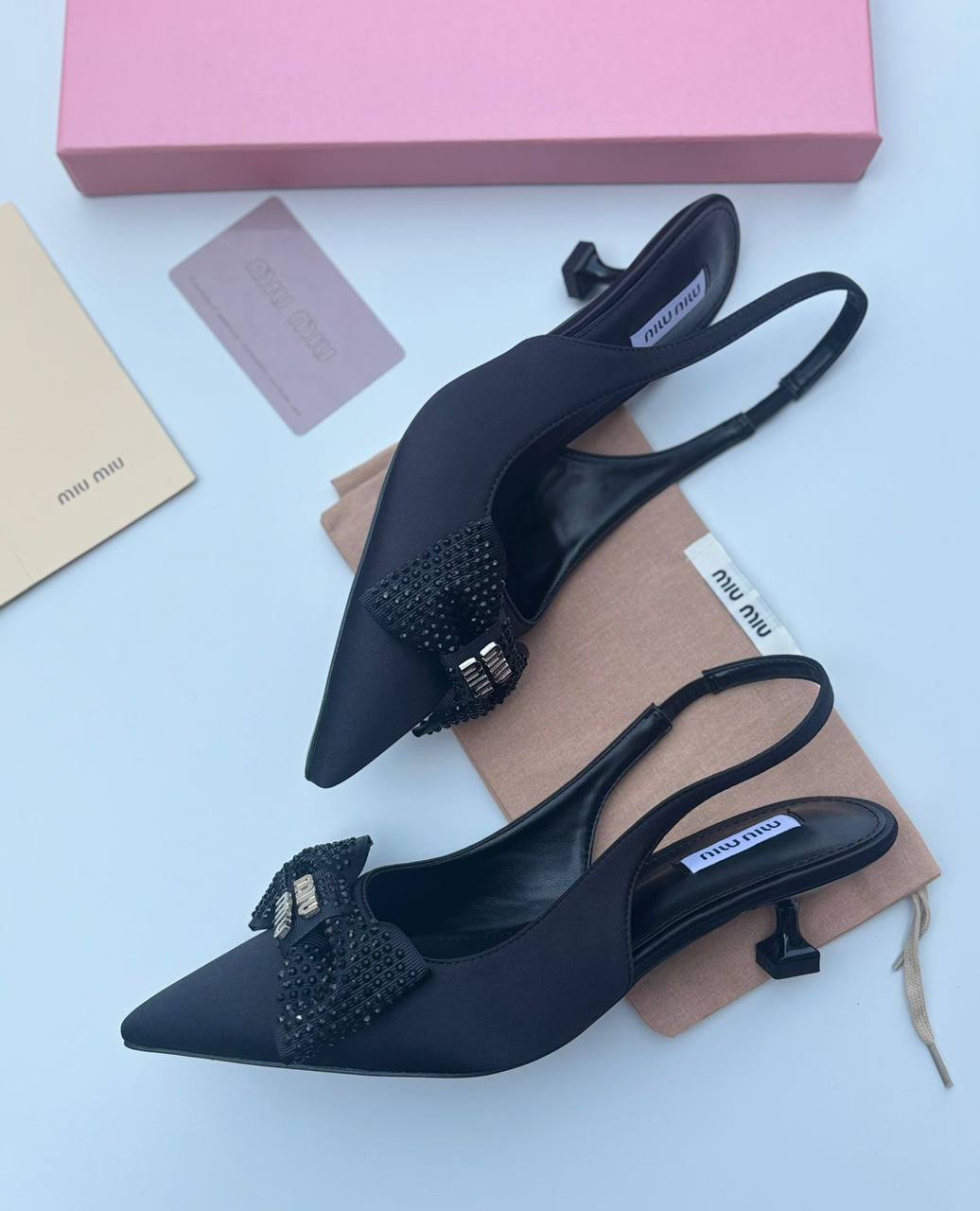 Miu Miu
120 dhs🪙💕
Size 36-42

Zain55
♥️♥️♥️