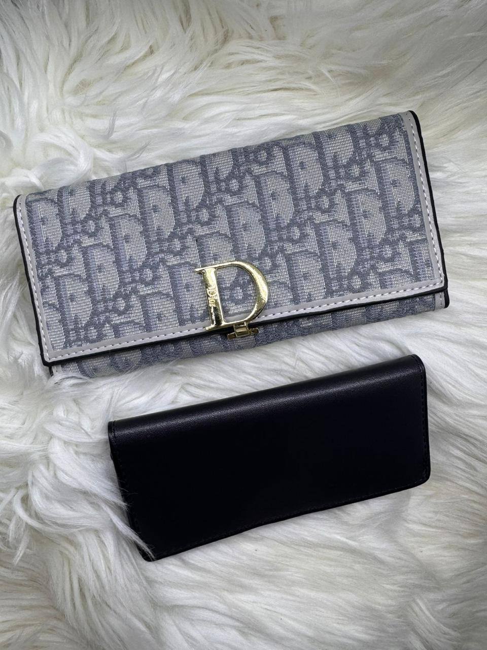 💝 Mk / Dior wallet
1️⃣ First quality 
Size : 19.5 * 9.5 aed
40 dhs✅

Zain115
♥️♥️♥️