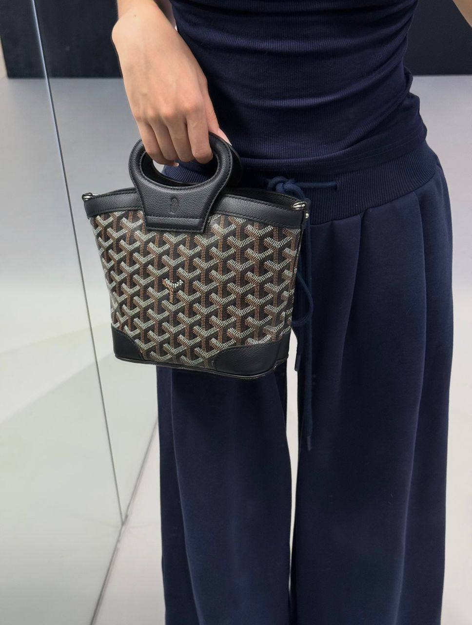 Goyard
110 dhs🌺
High quality

Zain35
♥️♥️♥️