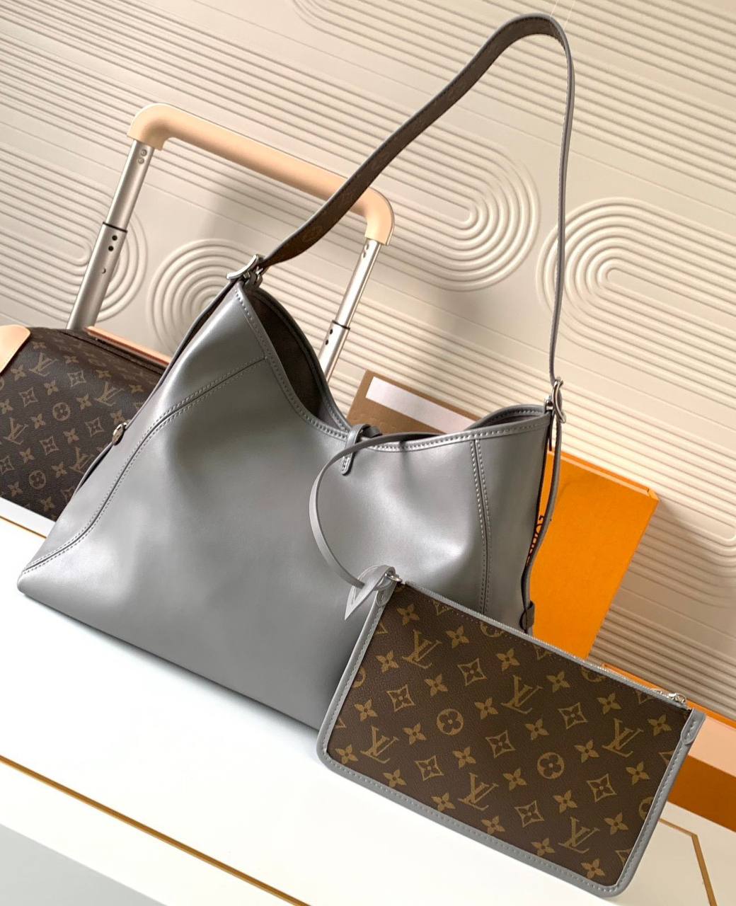 LV
MASTER QUALITY 

WITH DOUBLE BOX 
🎁🎁🎁

270 dhs🇦🇪

Zain39
♥️♥️♥️