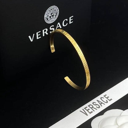 60 dhs❣️ Versace
✨💫⭐

BANGLE
💎
FREE SIZE  
WITH BOX AND PAPER BAG 🎁🛍️

Zain89
♥️♥️♥️