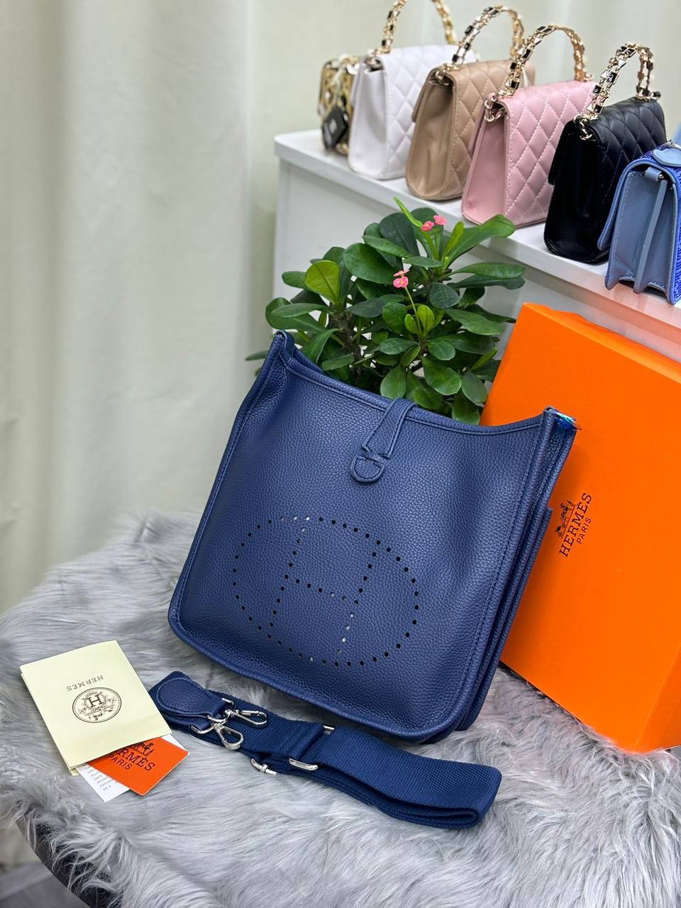 HERMES
SIZE………. 29CM🌷

115 dhs✅

with BOX✅
🎁🎁🎁

Zain244
♥️♥️♥️