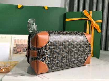 GOYARD 

NEW CAME HIGH QUALITY 

WITH BOX 
🎁🎁🎁

90 dhs🪙🌨️

Zain39
♥️♥️♥️