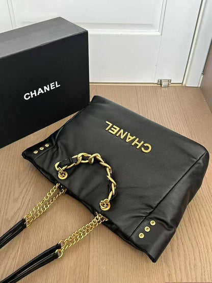 Chanel Master
340 dhs🪙🖤

Zain228
♥️♥️♥️